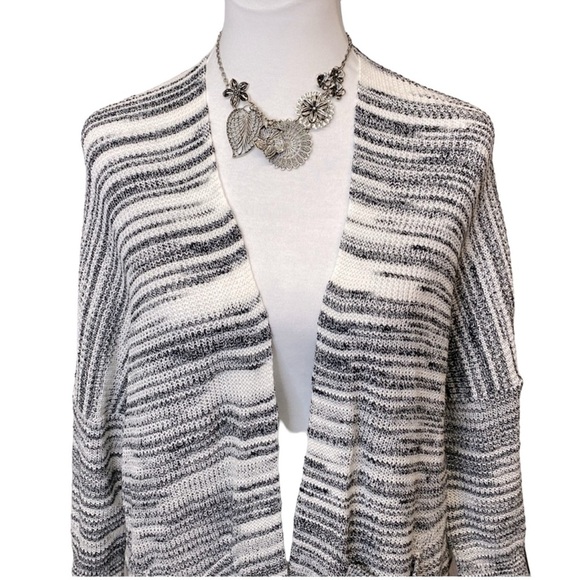 Express White Black Drop Sleeves Sweater - Picture 3 of 7